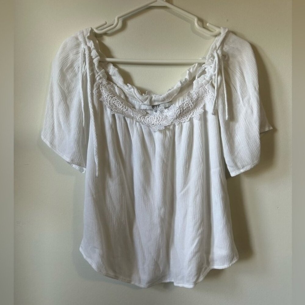 Guess White Off/On The‎  Shoulder Top